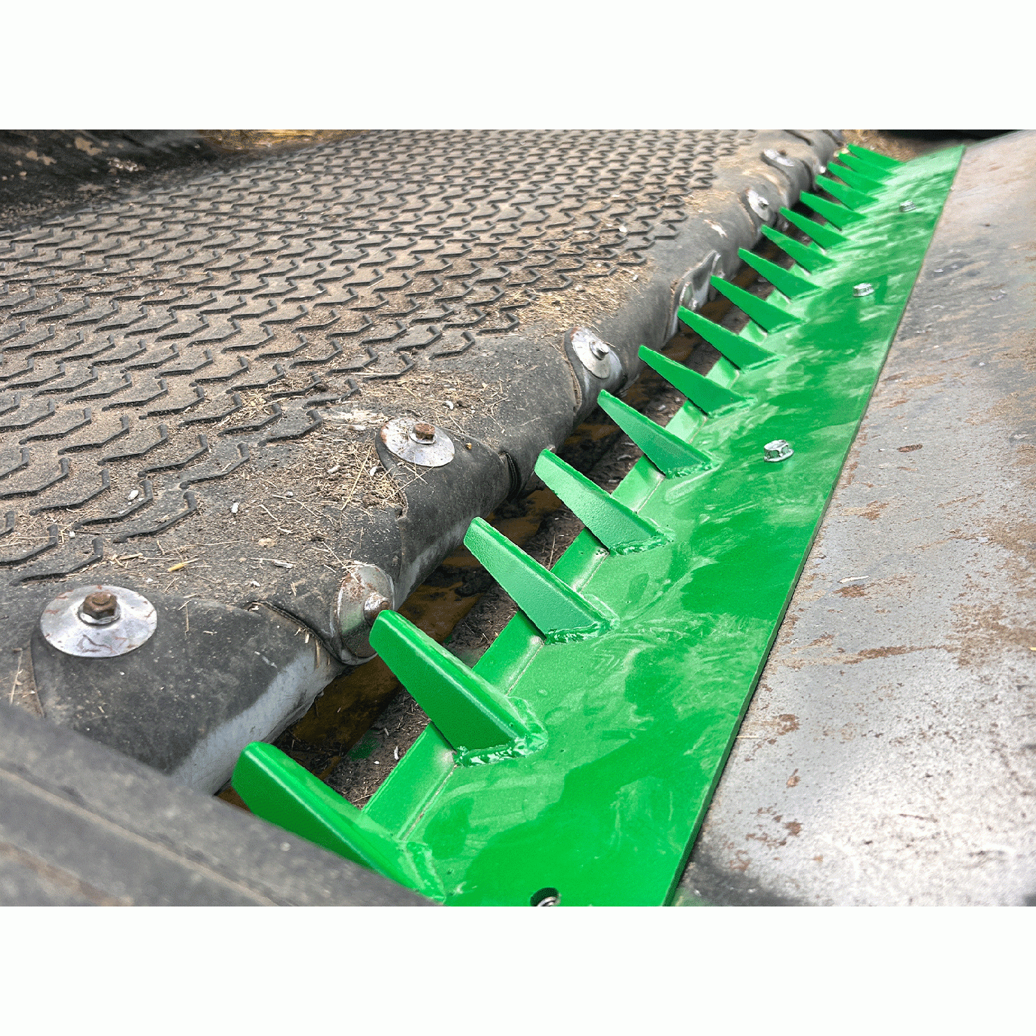 Flex Draper Rock Dam Pro fits John Deere