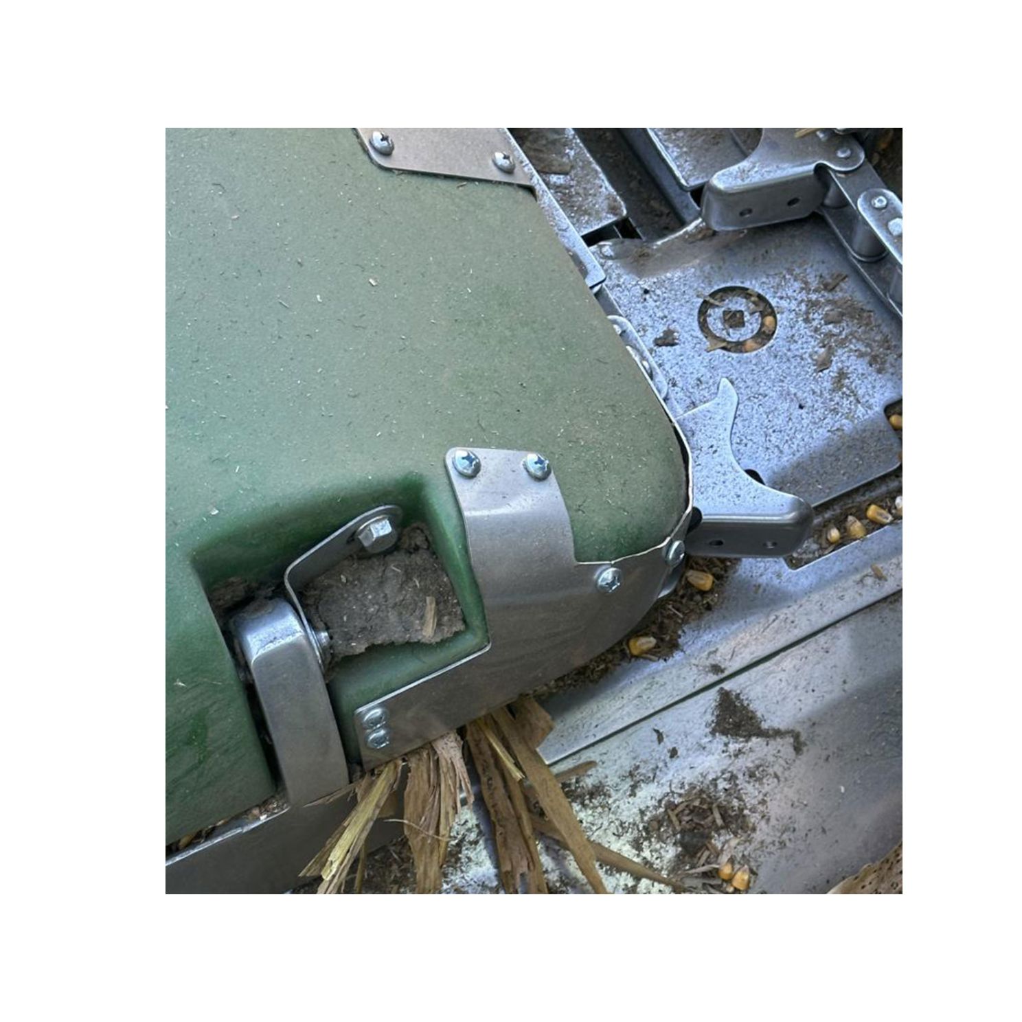 LANPSP40577 Corn Head Hood Rear Edge Protector fits John Deere