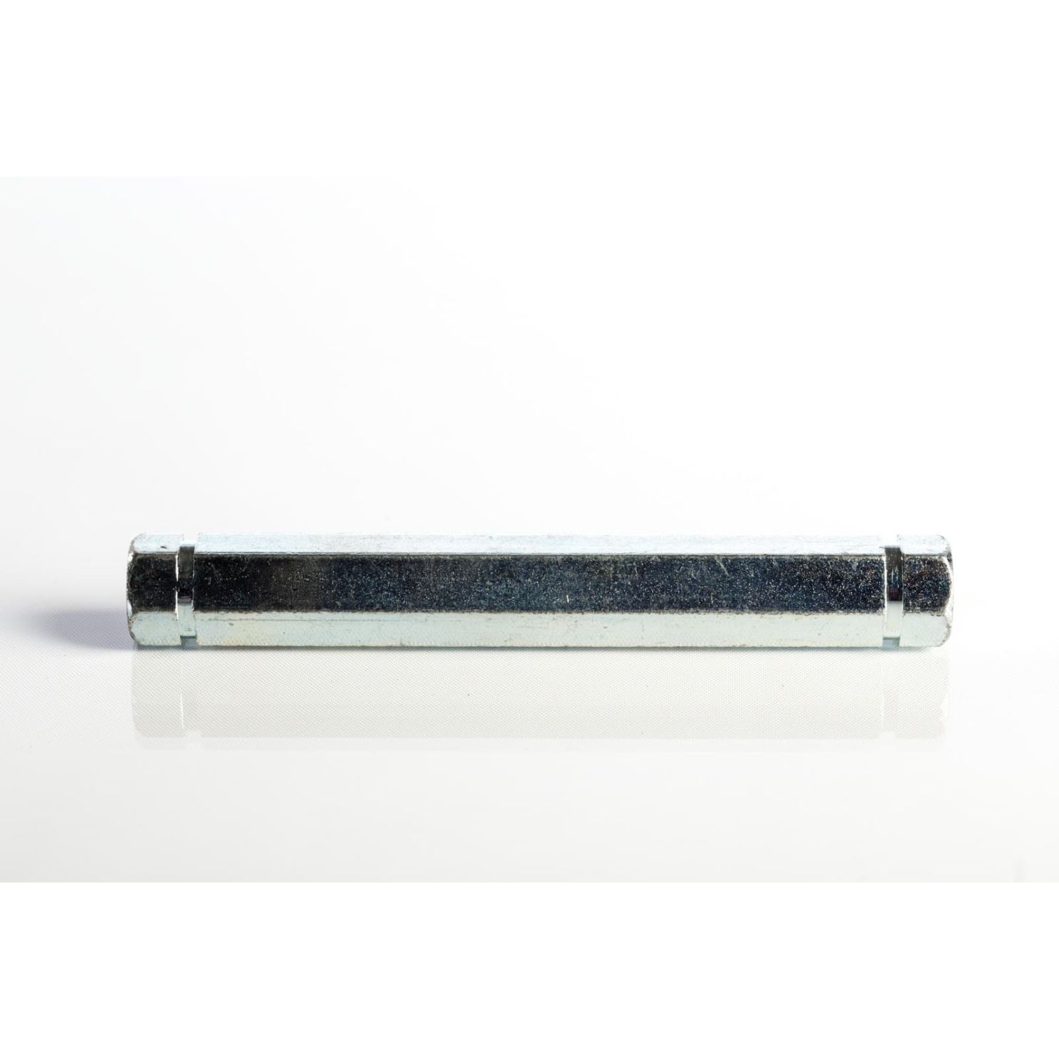 Kinze GD7591 Herbicide Hopper Hex Shaft