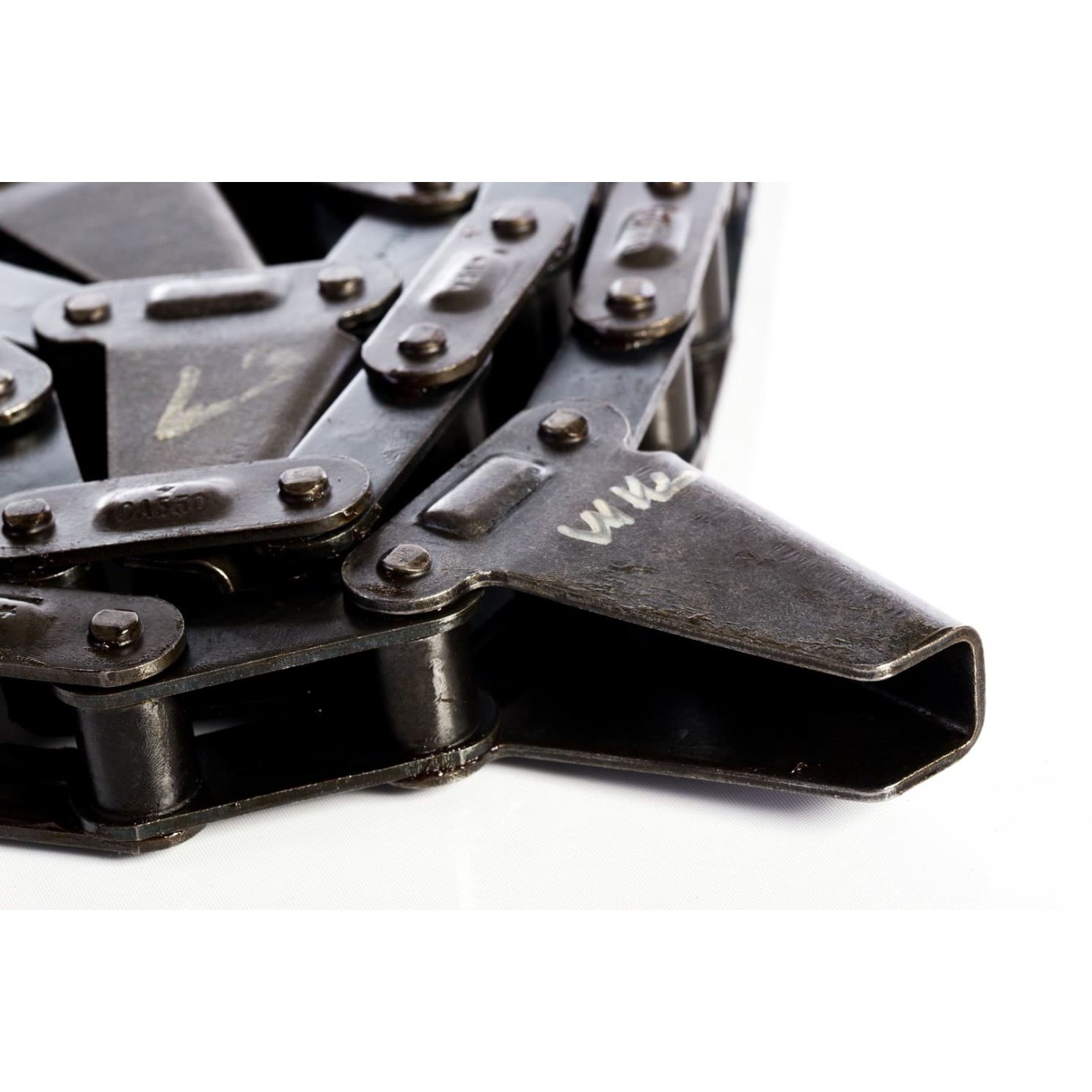 71574793 Corn Head Gathering Chain fits Gleaner