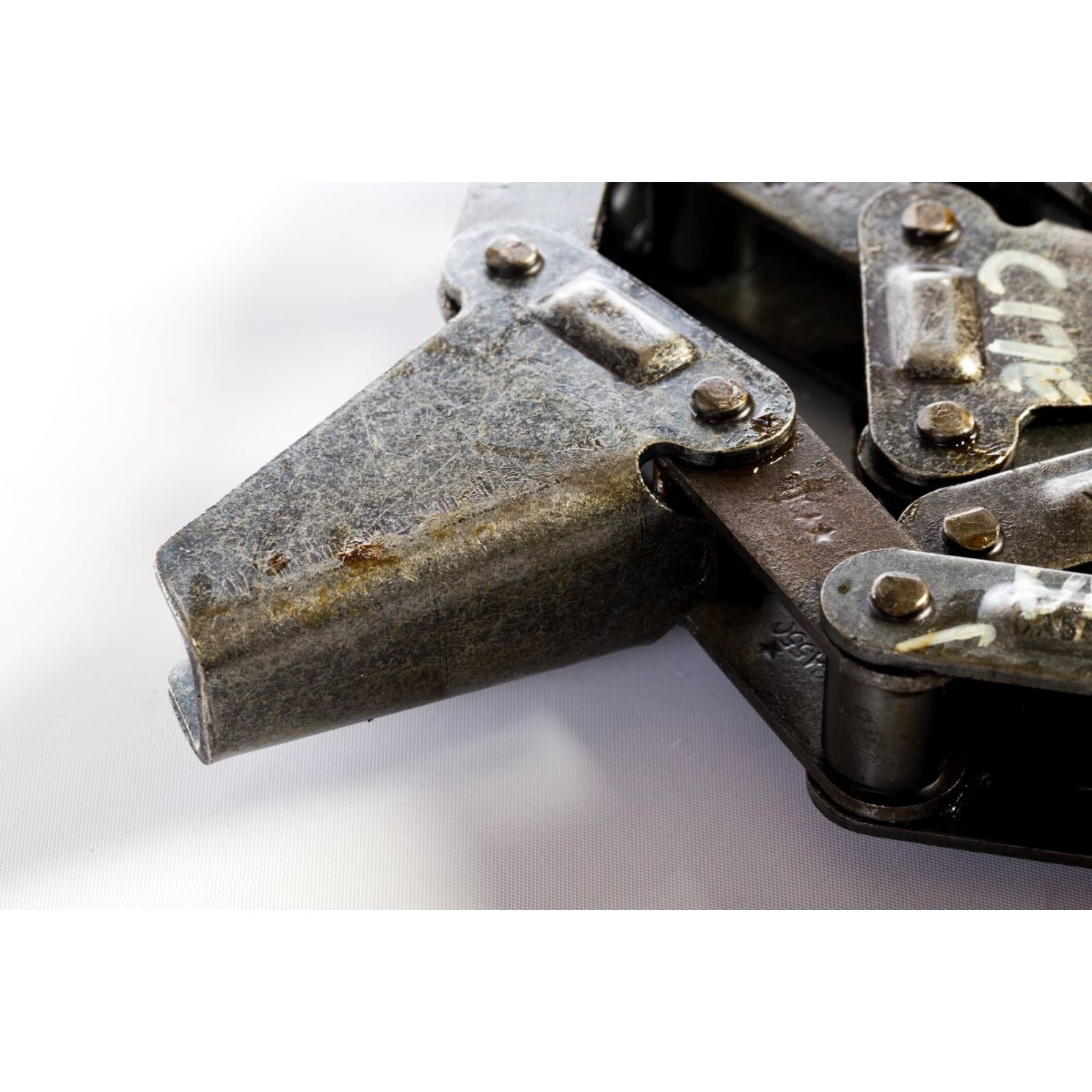 71505705 Corn Head Gathering Chain fits Gleaner