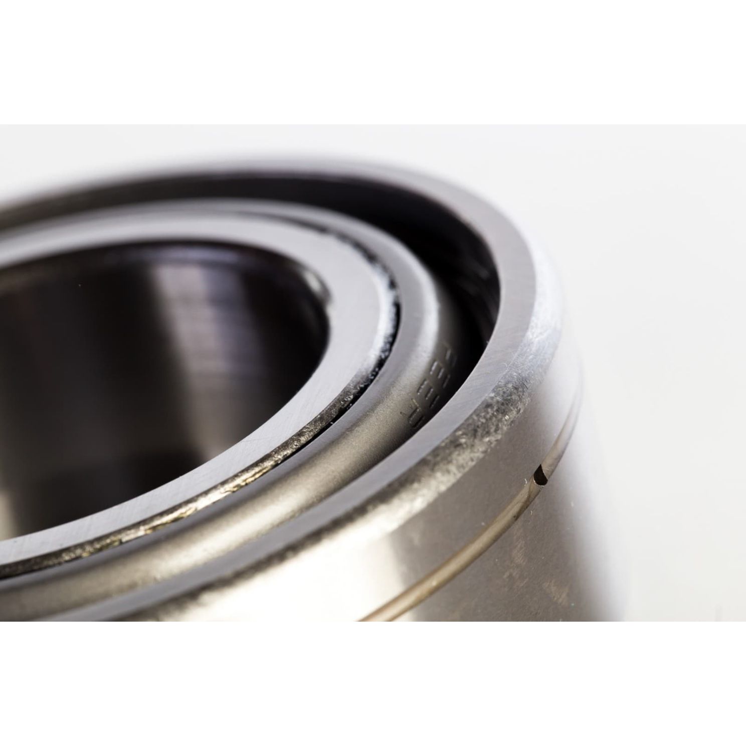 DC211TTR2 2-3/16'' Round Bore Disc Bearing
