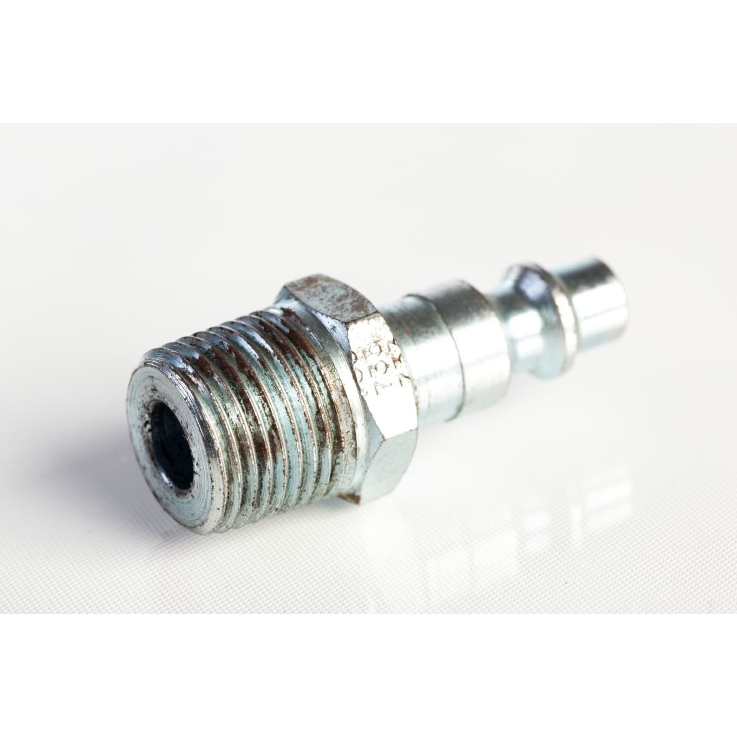 Milton 733 3/8" M Style Male Air Coupler Plug