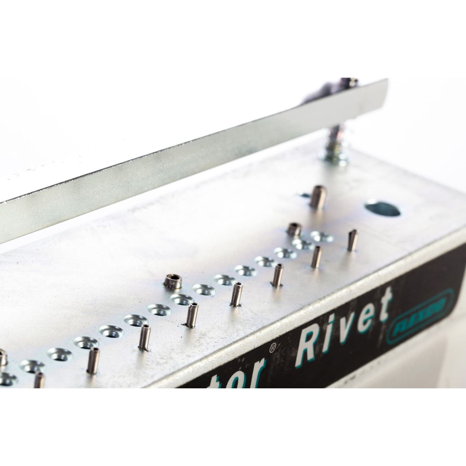 Flexco 7" Alligator Rivet Baler Belt Installation Fastening System