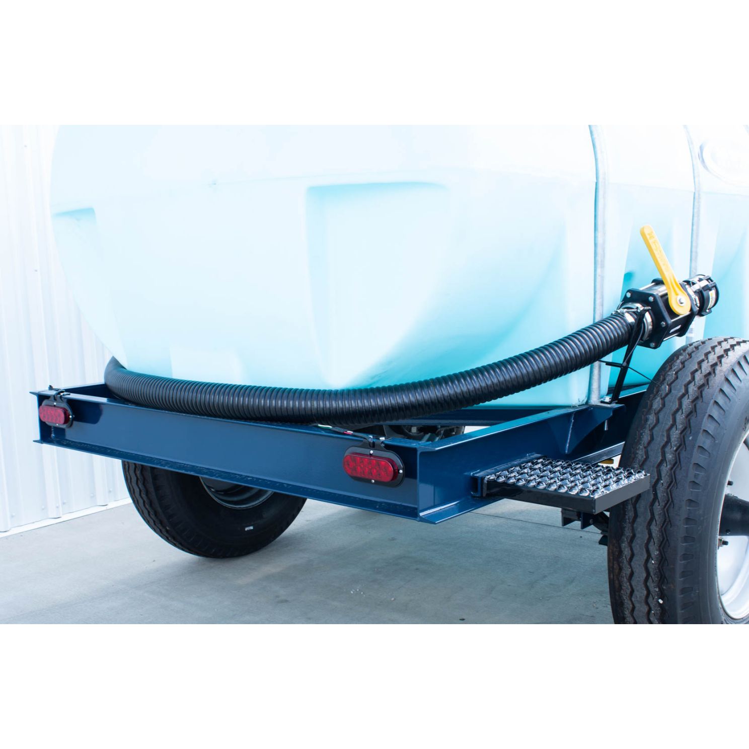 Ag Spray 1610 Drainable Liquid Nurse Trailer with Lights