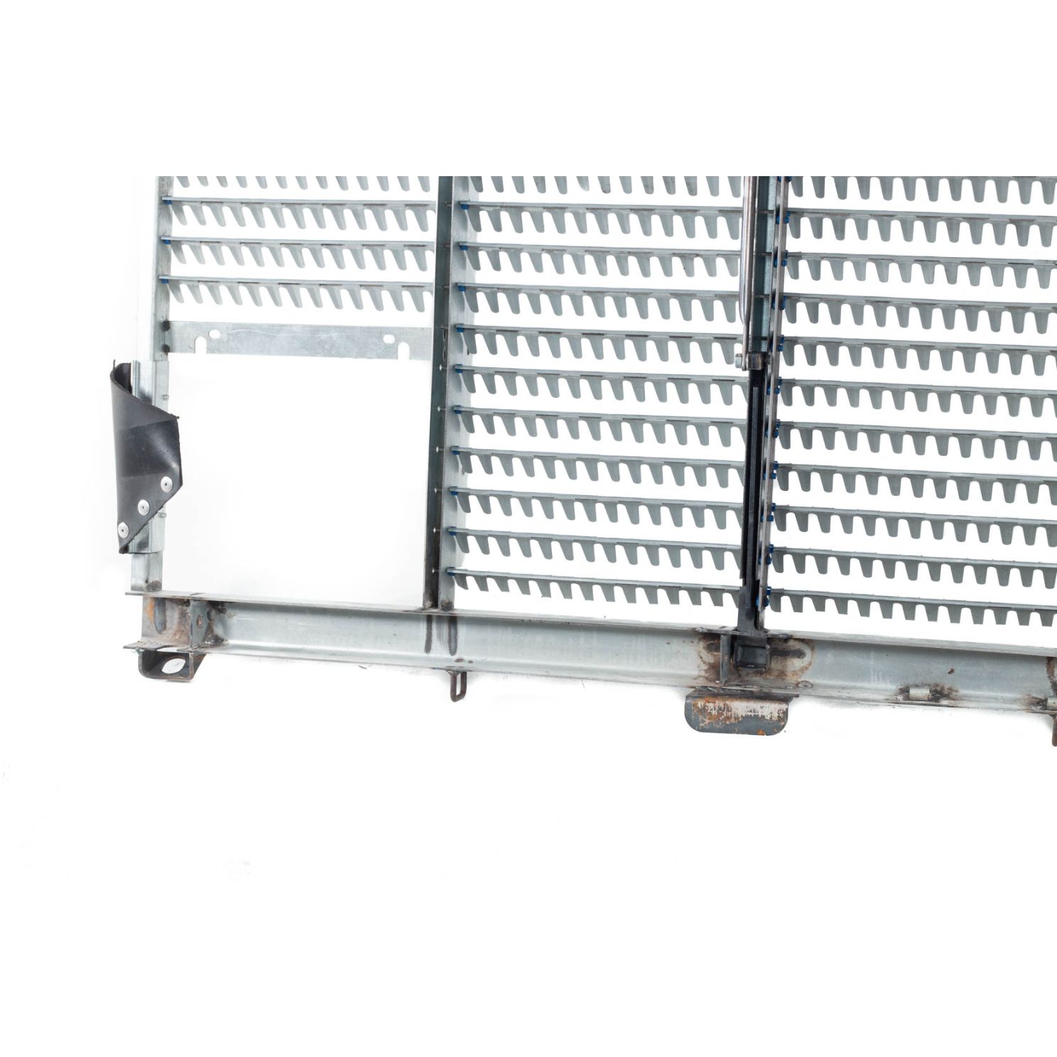 AXE20457 Combine Deep Tooth Top Chaffer for Touchset fits John Deere