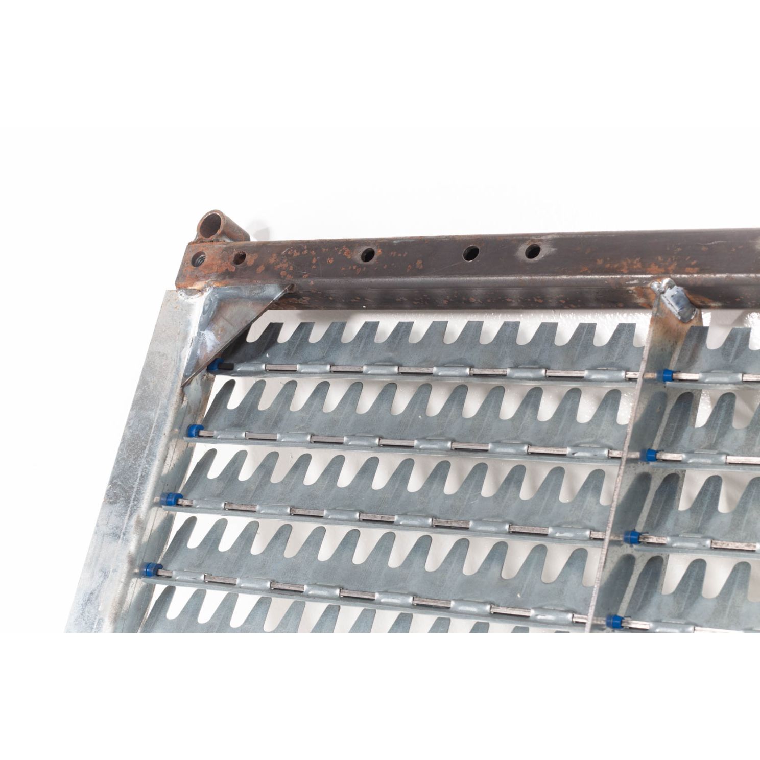 1330688C3 Combine Short Finger 1-5/8'' Top Chaffer fits Case-IH