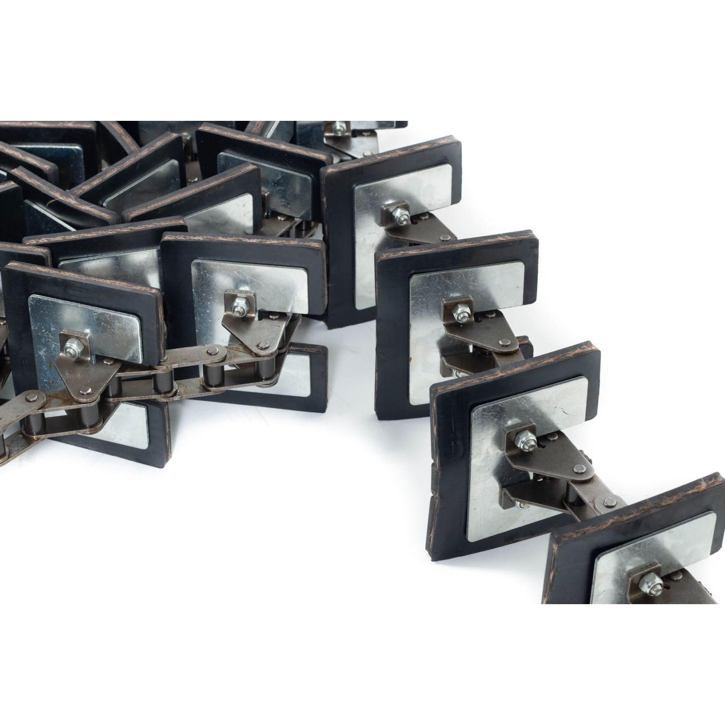 0007359160 Combine Clean Grain Elevator Chain Fits Claas Lexion